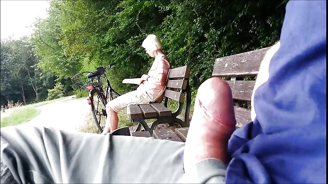 finden Ein gemütliches Badezimmer mit einer Zunge tief kostenlos swinger pornos